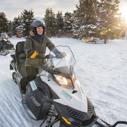 activities_snowmobiling_fn.jpg
